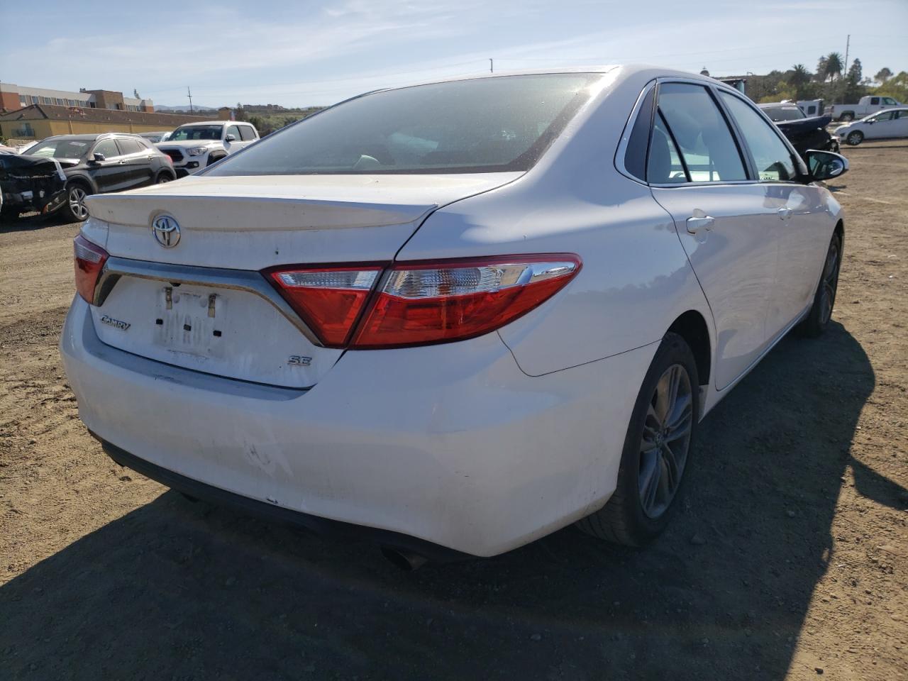 Photo 4 from auction – 2016 TOYOTA CAMRY LE with VIN 4T1BF1FK0GU500728