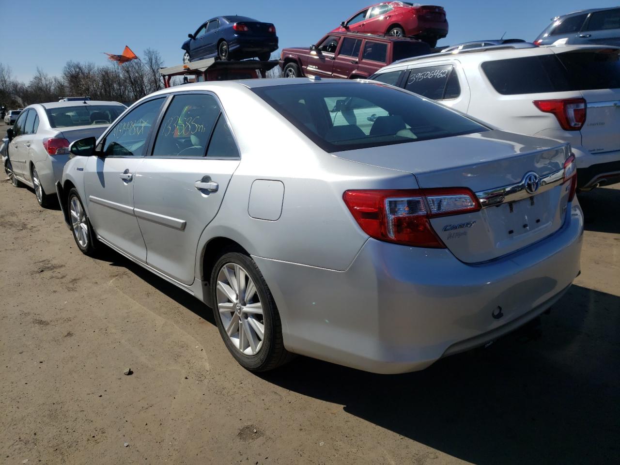 Photo 3 from auction – 2014 TOYOTA CAMRY HYBR with VIN 4T1BD1FK2EU134161
