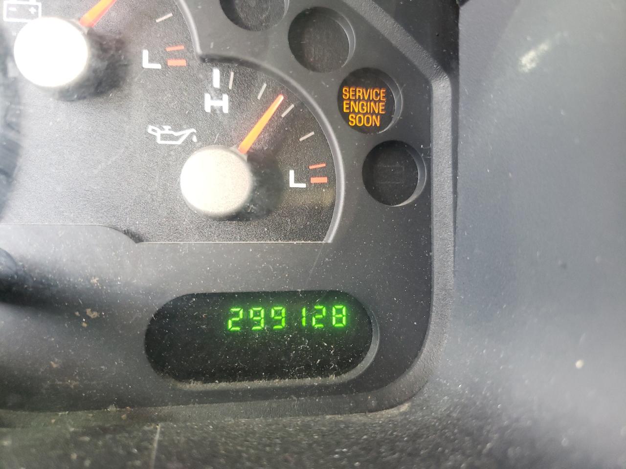 Photo 8 from auction – 2004 FORD EXPLORER X with VIN 1FMZU62KX4ZA66128