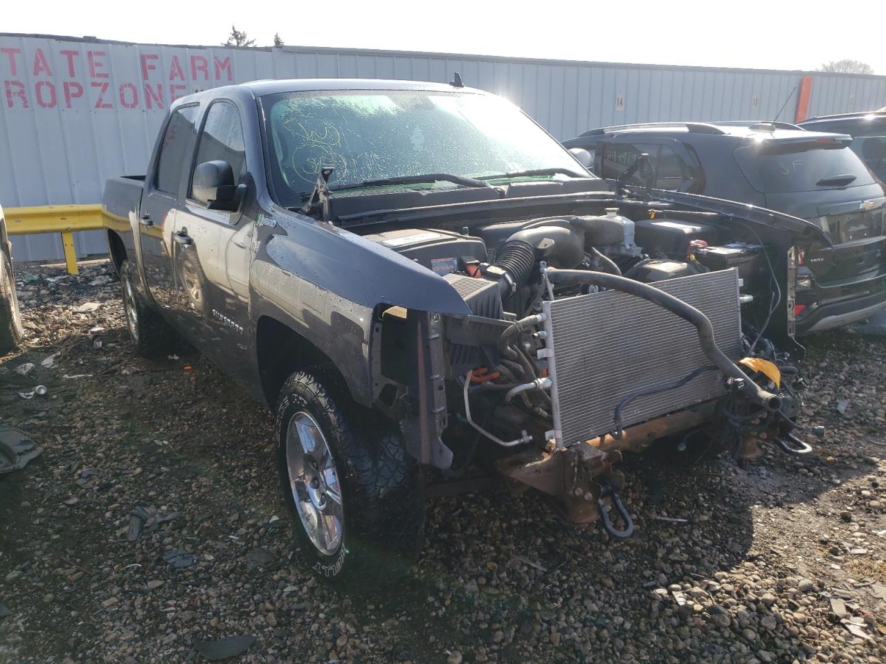 CHEVROLET SILVERADO 2011 with VIN 3GCUKUEJXBG102778 - Photo from auction