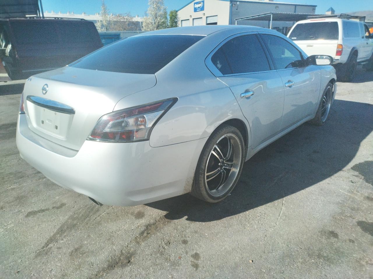 Photo 4 from auction – 2014 NISSAN MAXIMA S with VIN 1N4AA5APXEC494356