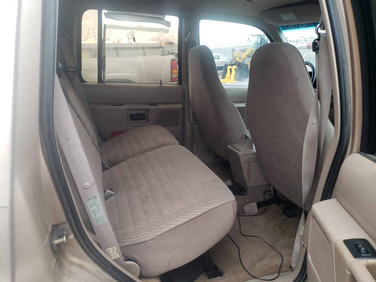 Photo 6 from auction – 1993 FORD EXPLORER with VIN 1FMDU32X6PUA40647