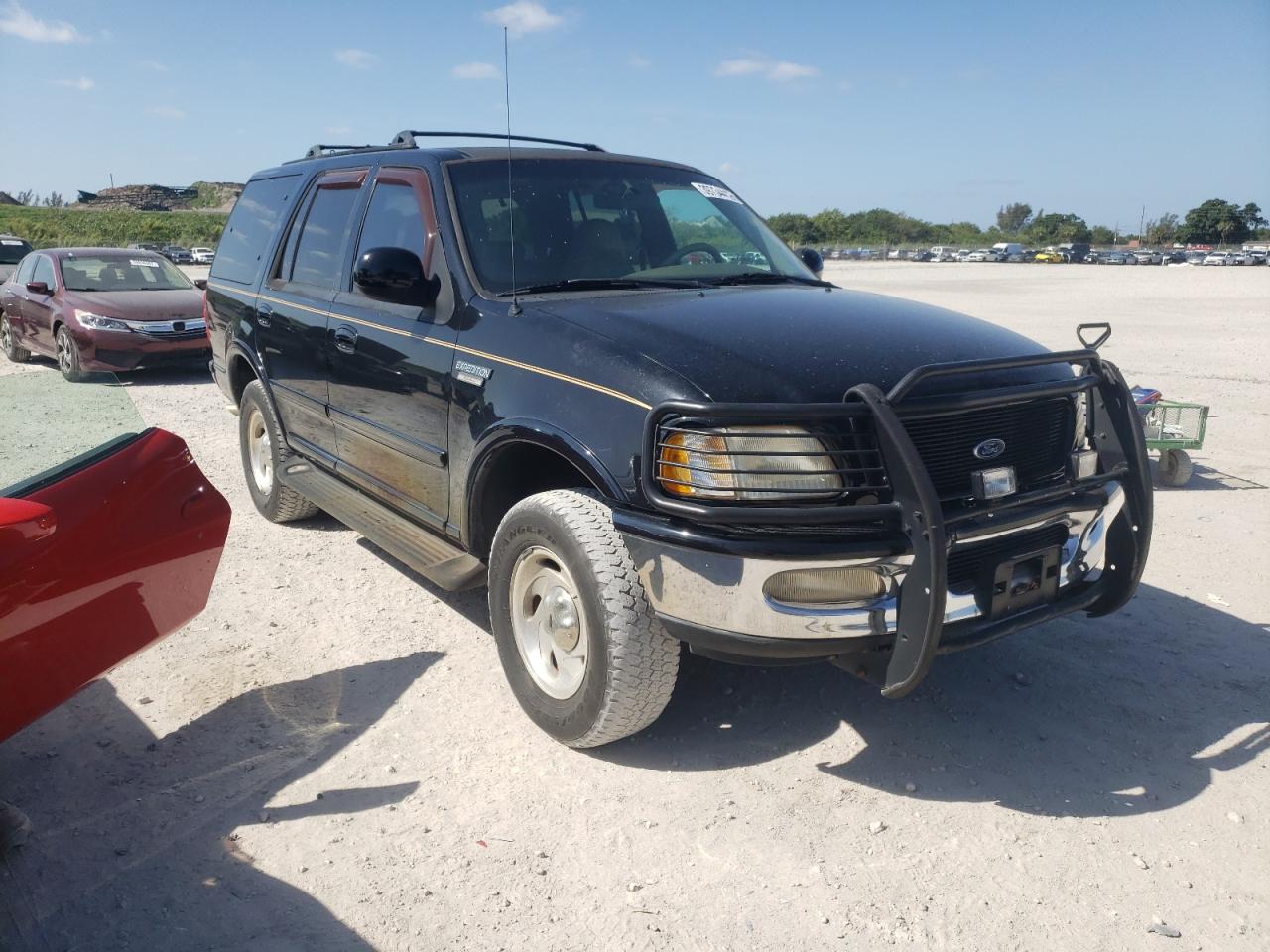 FORD EXPEDITION 1998 with VIN 1FMPU18L3WLB52848 - Photo from auction