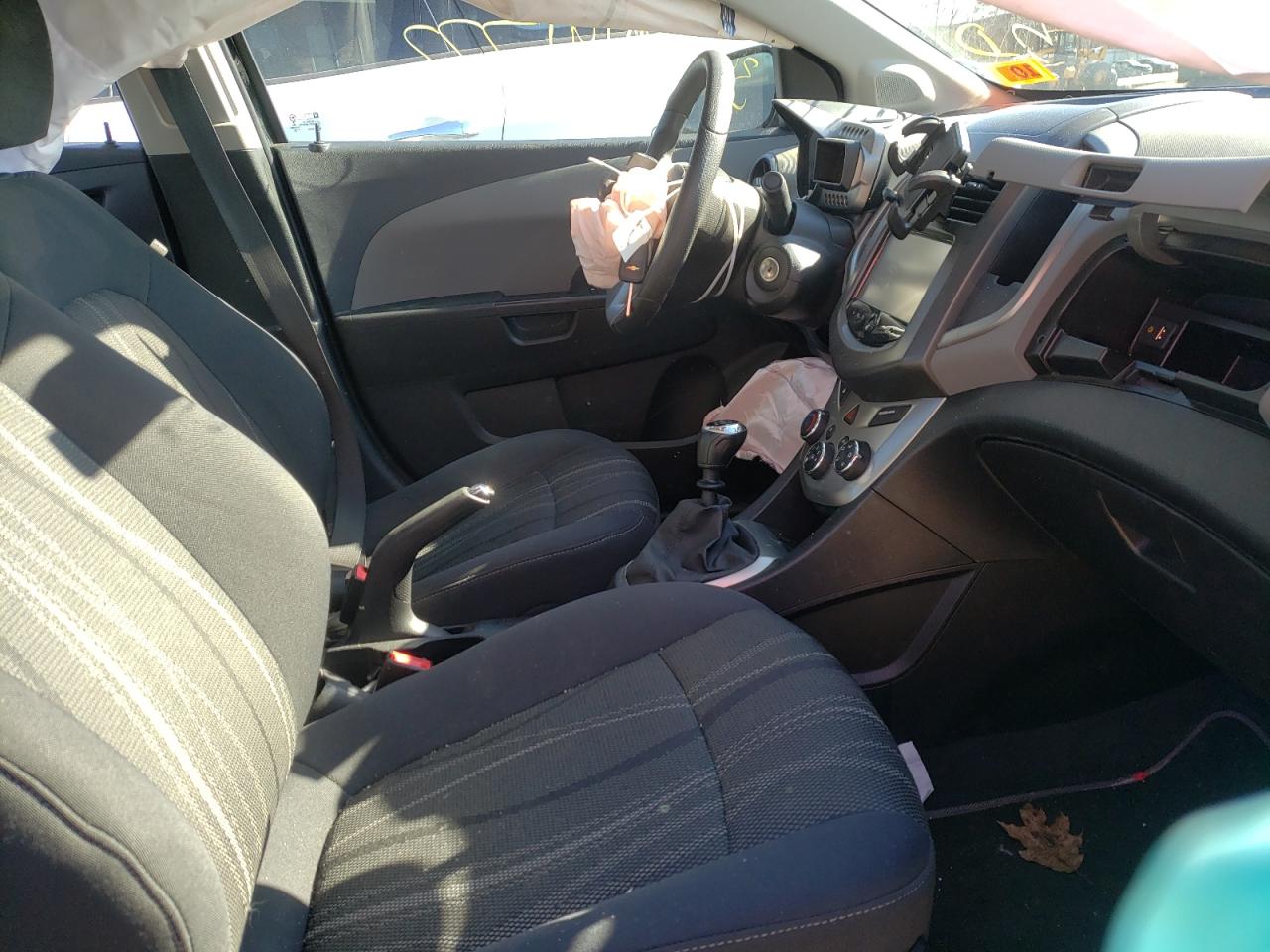 Photo 5 from auction – 2015 CHEVROLET SONIC LT with VIN 1G1JD5SB7F4215373