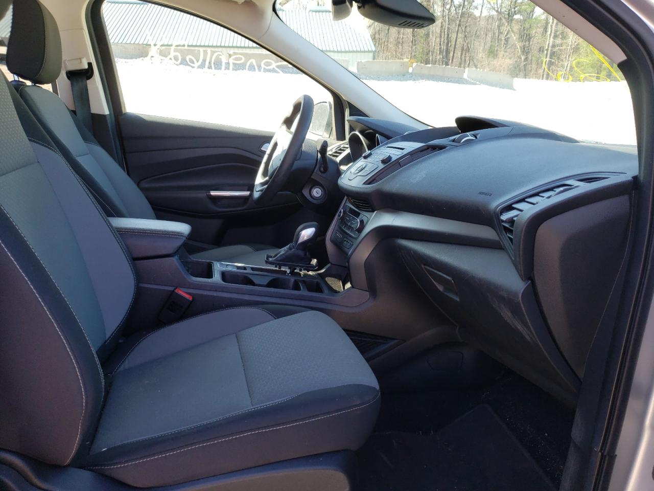 Photo 5 from auction – 2018 FORD ESCAPE SE with VIN 1FMCU0GD4JUD06439