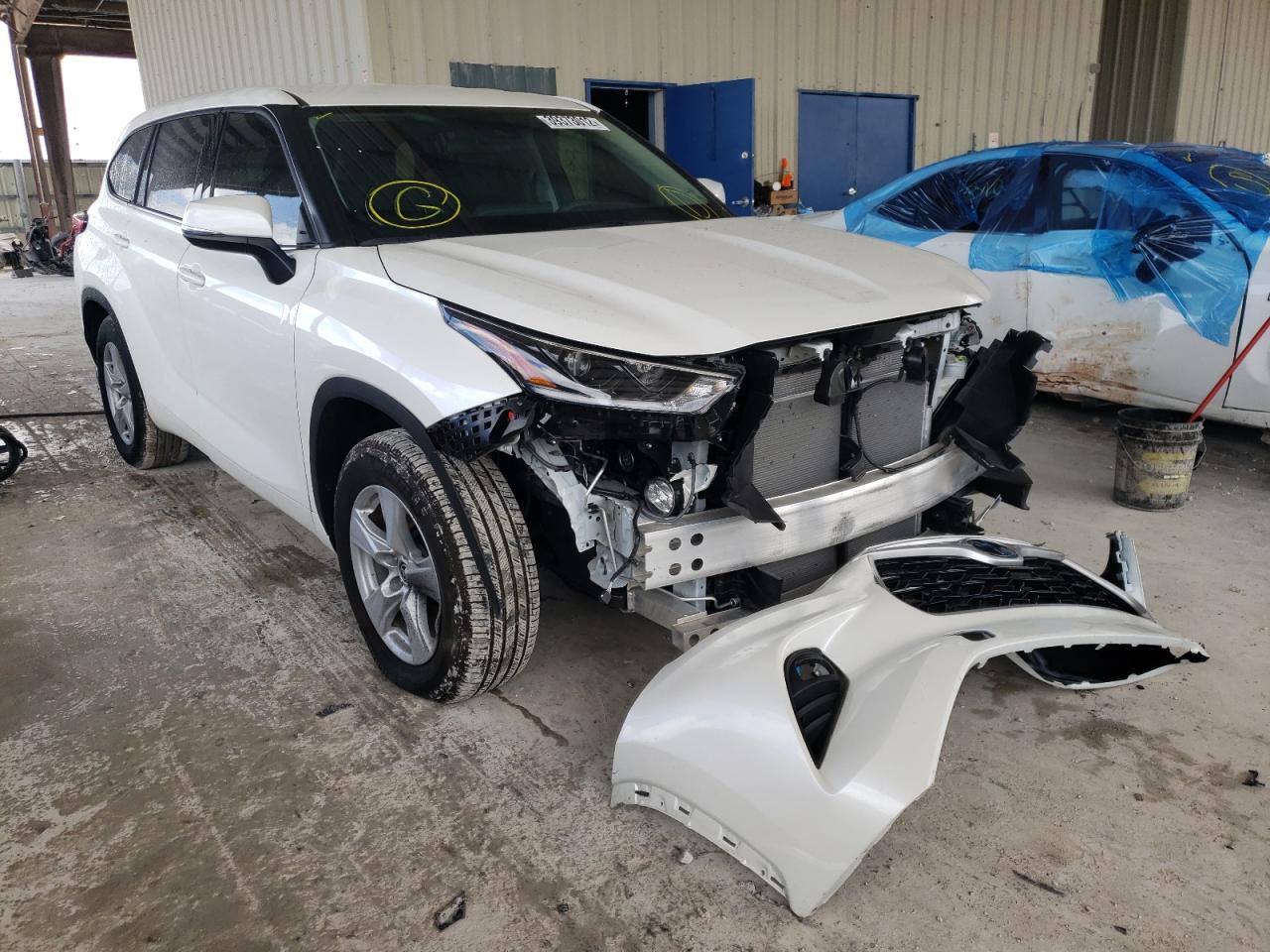 TOYOTA HIGHLANDER 2021 with VIN 5TDZZRAH2MS064193 - Photo from auction
