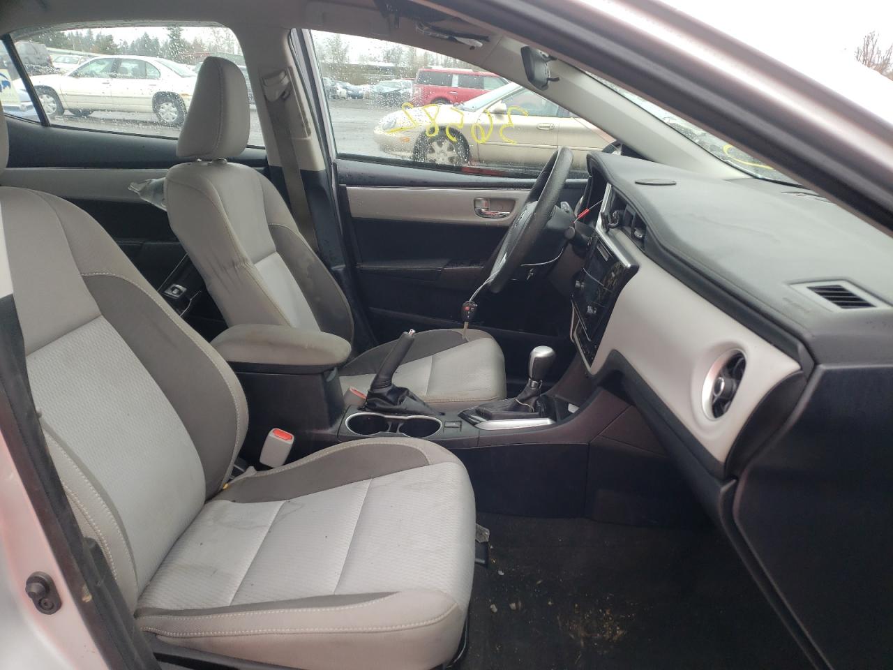 Photo 5 from auction – 2017 TOYOTA COROLLA L with VIN 2T1BURHEXHC890512