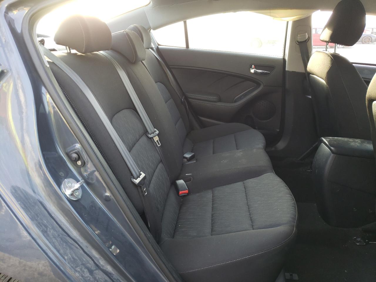 Photo 6 from auction – 2016 KIA FORTE LX with VIN KNAFK4A6XG5459223