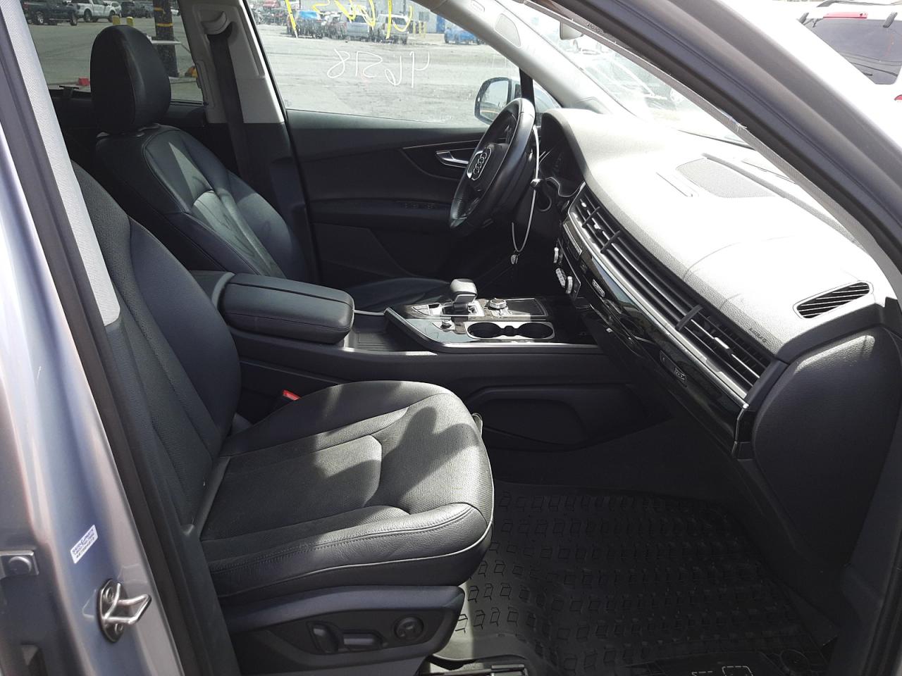 Photo 5 from auction – 2017 AUDI Q7 PREMIUM with VIN WA1LAAF74HD004202