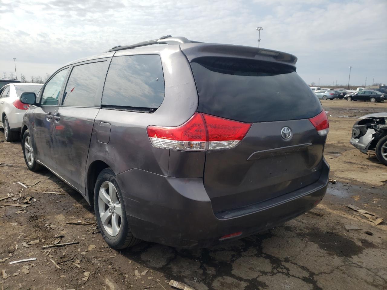 Photo 3 from auction – 2011 TOYOTA SIENNA LE with VIN 5TDKK3DC7BS078140