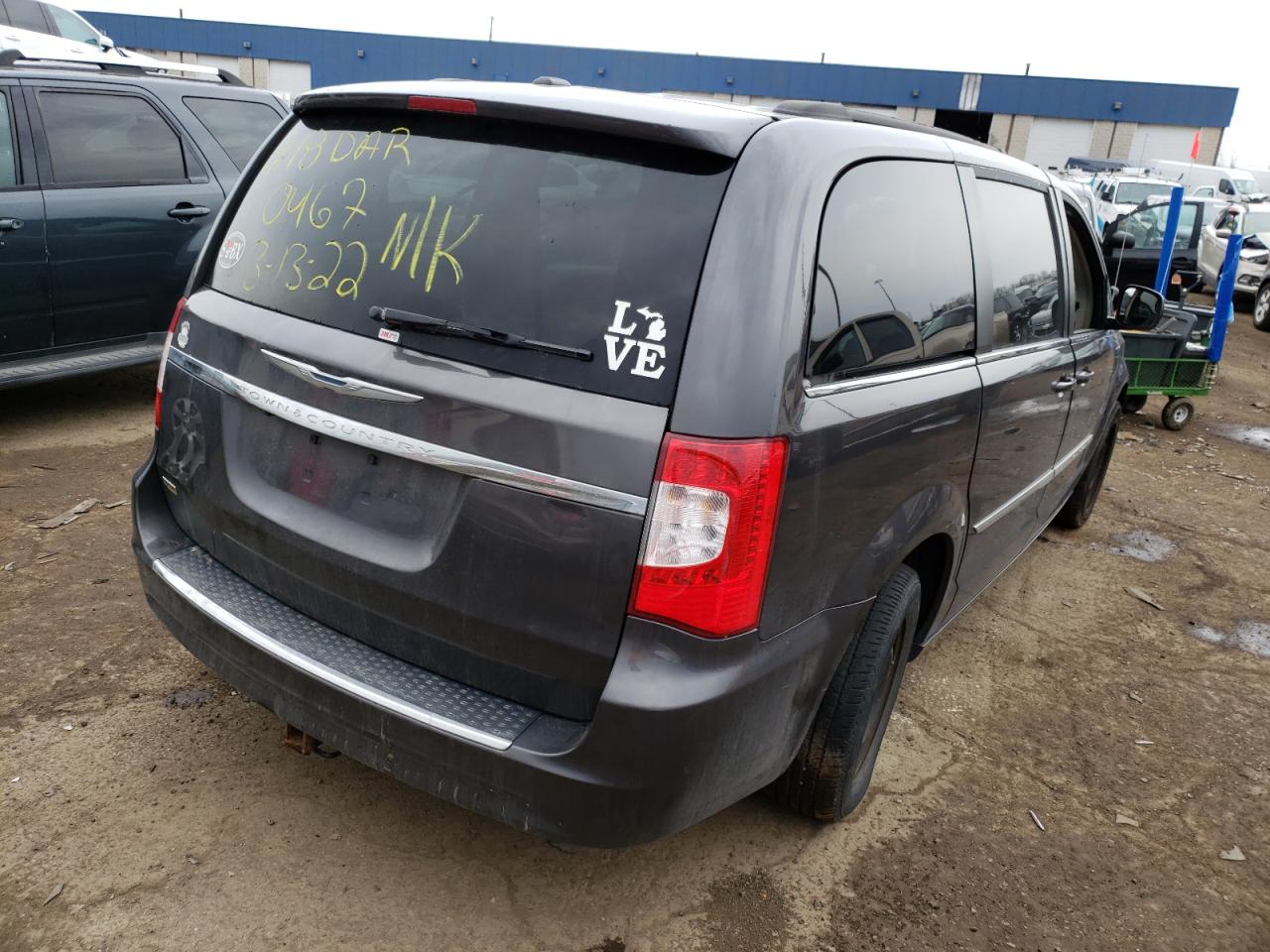 Photo 4 from auction – 2015 CHRYSLER TOWN & COU with VIN 2C4RC1BG7FR730467