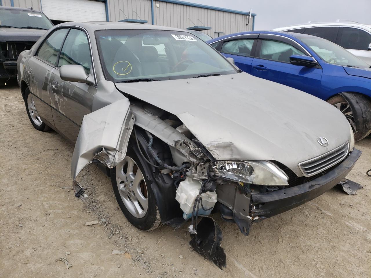 LEXUS ES 300 2001 with VIN JT8BF28GX10331334 - Photo from auction