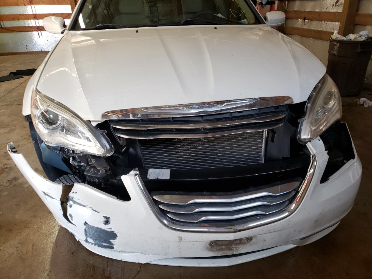 Photo 9 from auction – 2011 CHRYSLER 200 LX with VIN 1C3BC4FB7BN522537
