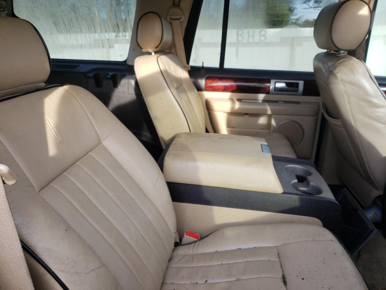 Photo 16 from auction – 2006 LINCOLN NAVIGATOR with VIN 5LMFU27586LJ06286