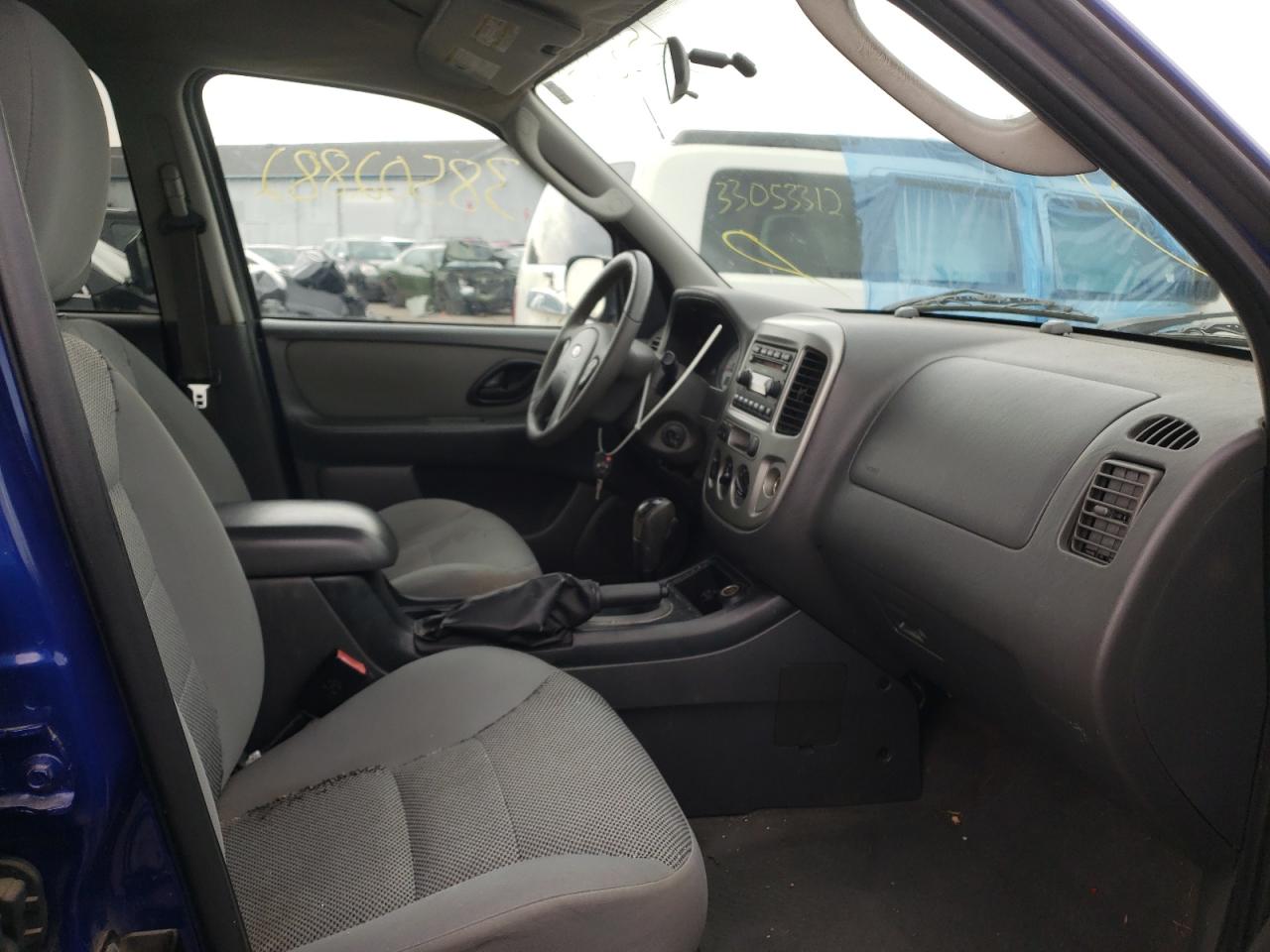 Photo 5 from auction – 2005 FORD ESCAPE XLT with VIN 1FMYU03105DA11944