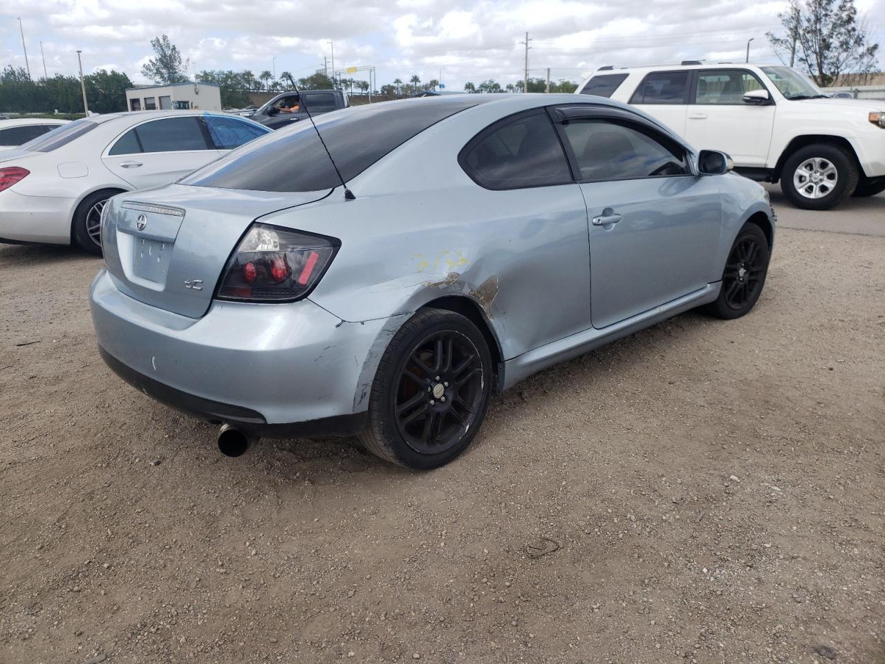 Photo 4 from auction – 2005 TOYOTA SCION TC with VIN JTKDE177750003859