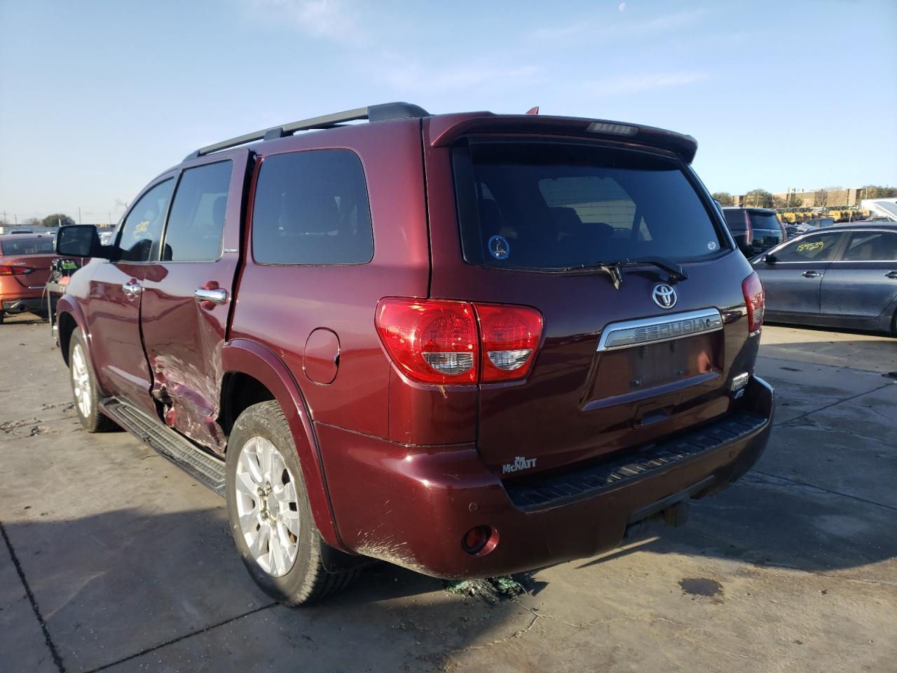 Photo 3 from auction – 2011 TOYOTA SEQUOIA with VIN 5TDDW5G18BS044002