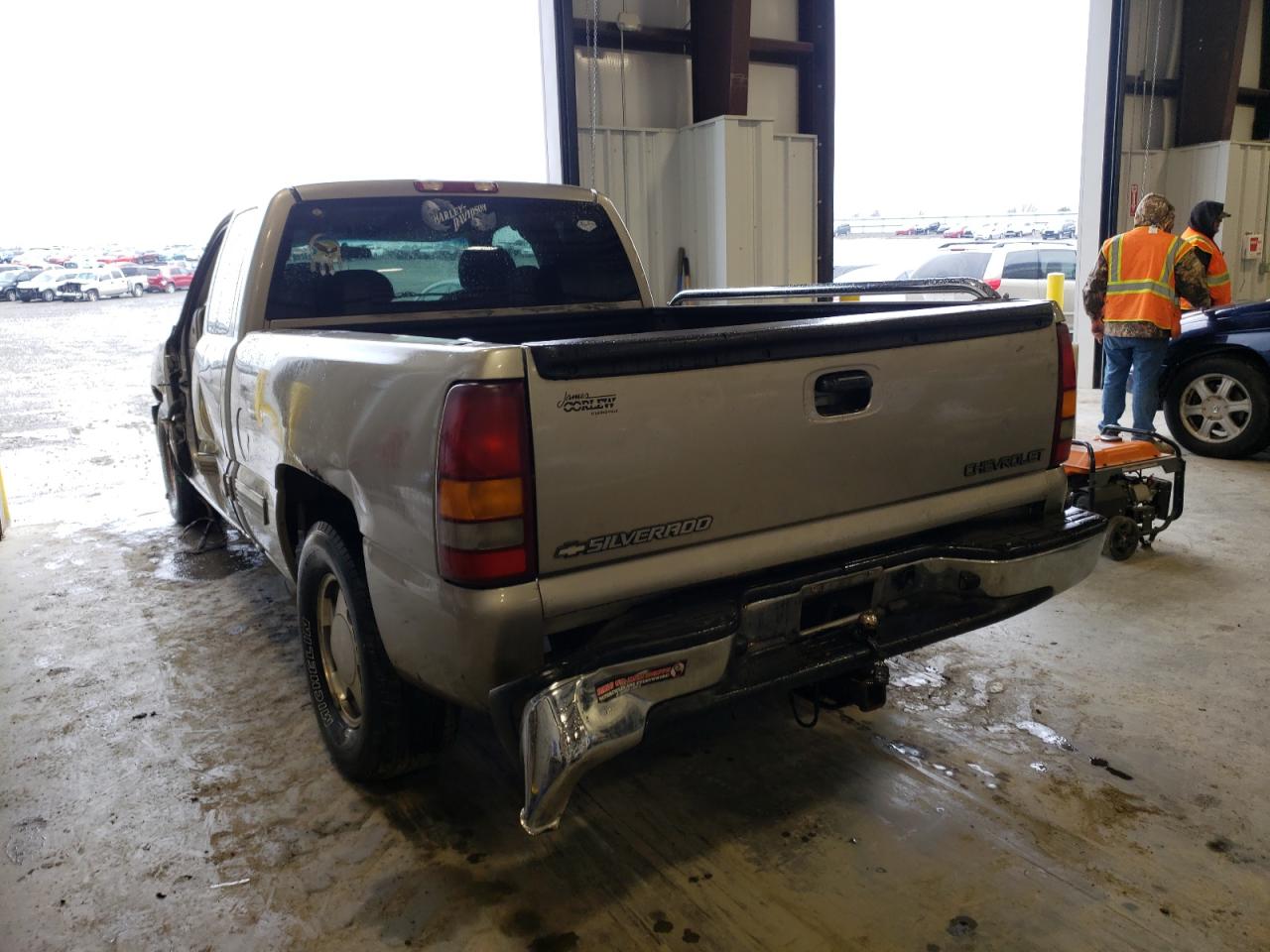 Photo 3 from auction – 2002 CHEVROLET SILVERADO with VIN 2GCEC19T521424622