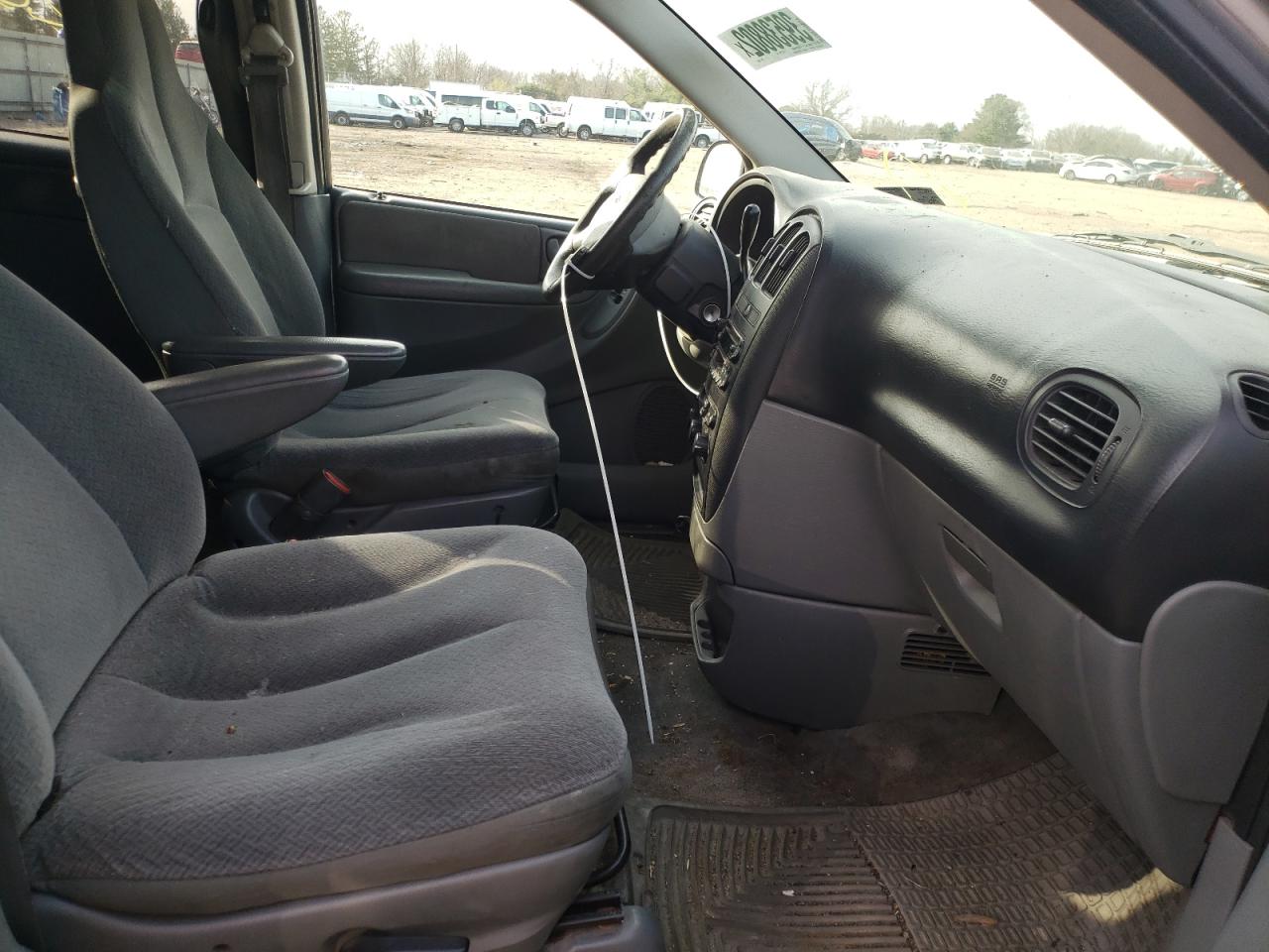 Photo 5 from auction – 2005 DODGE GRAND CARA with VIN 1D4GP24R15B189027