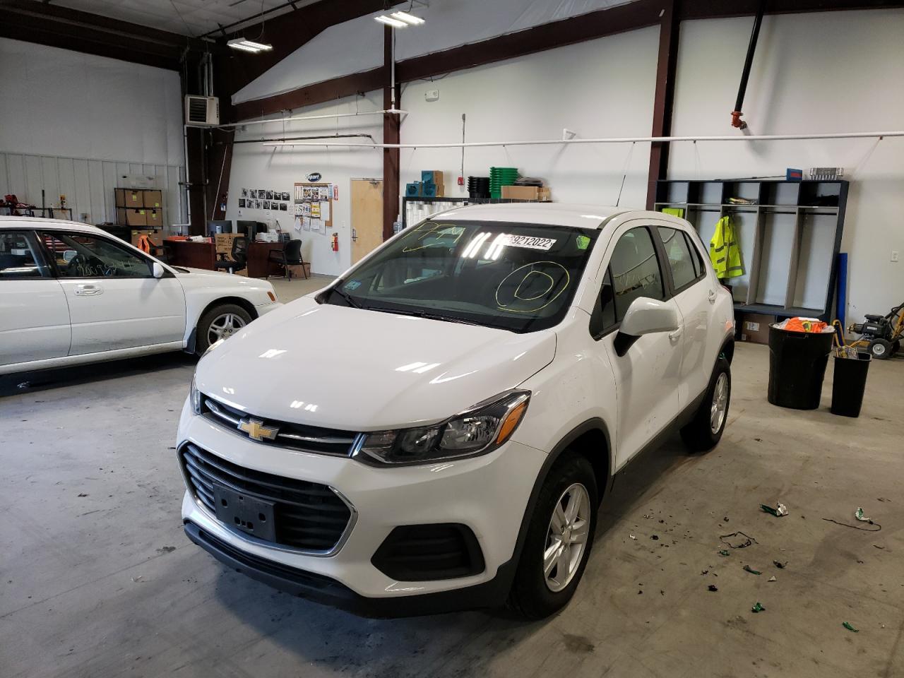 Photo 2 from auction – 2019 CHEVROLET TRAX LS with VIN 3GNCJNSB9KL208588