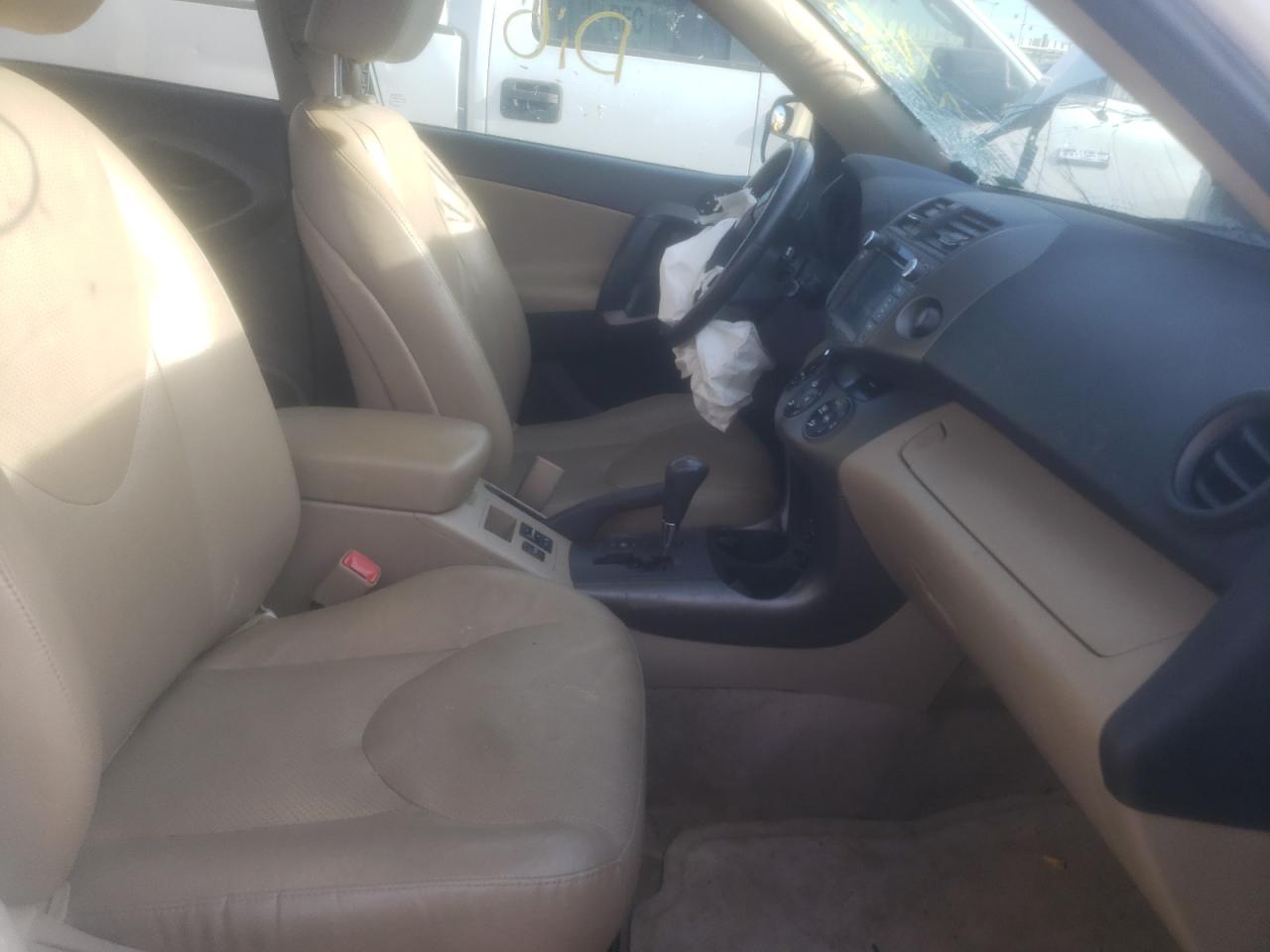 Photo 5 from auction – 2011 TOYOTA RAV4 LIMIT with VIN 2T3YF4DV1BW059751
