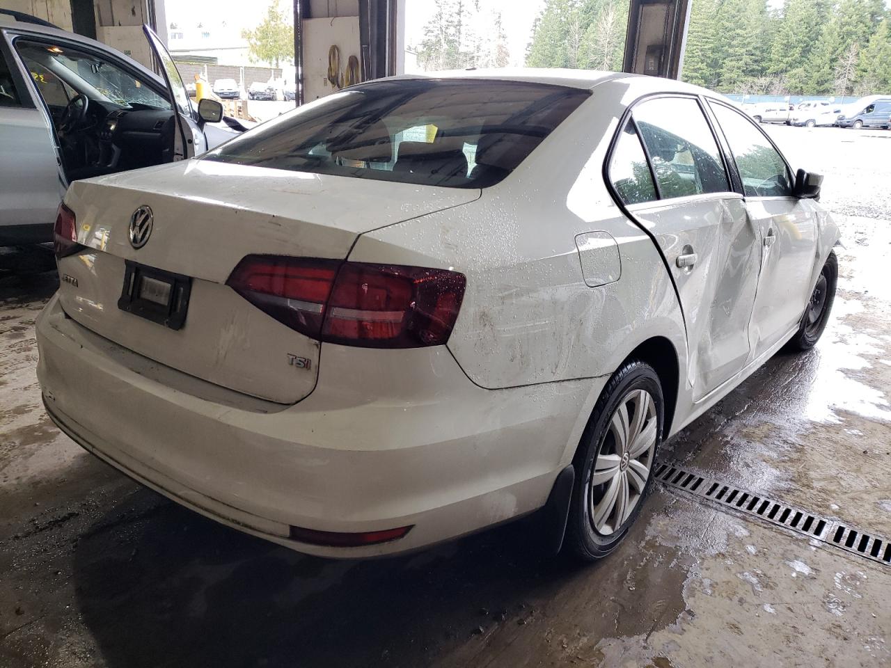Photo 4 from auction – 2017 VOLKSWAGEN JETTA S with VIN 3VW167AJ6HM369485