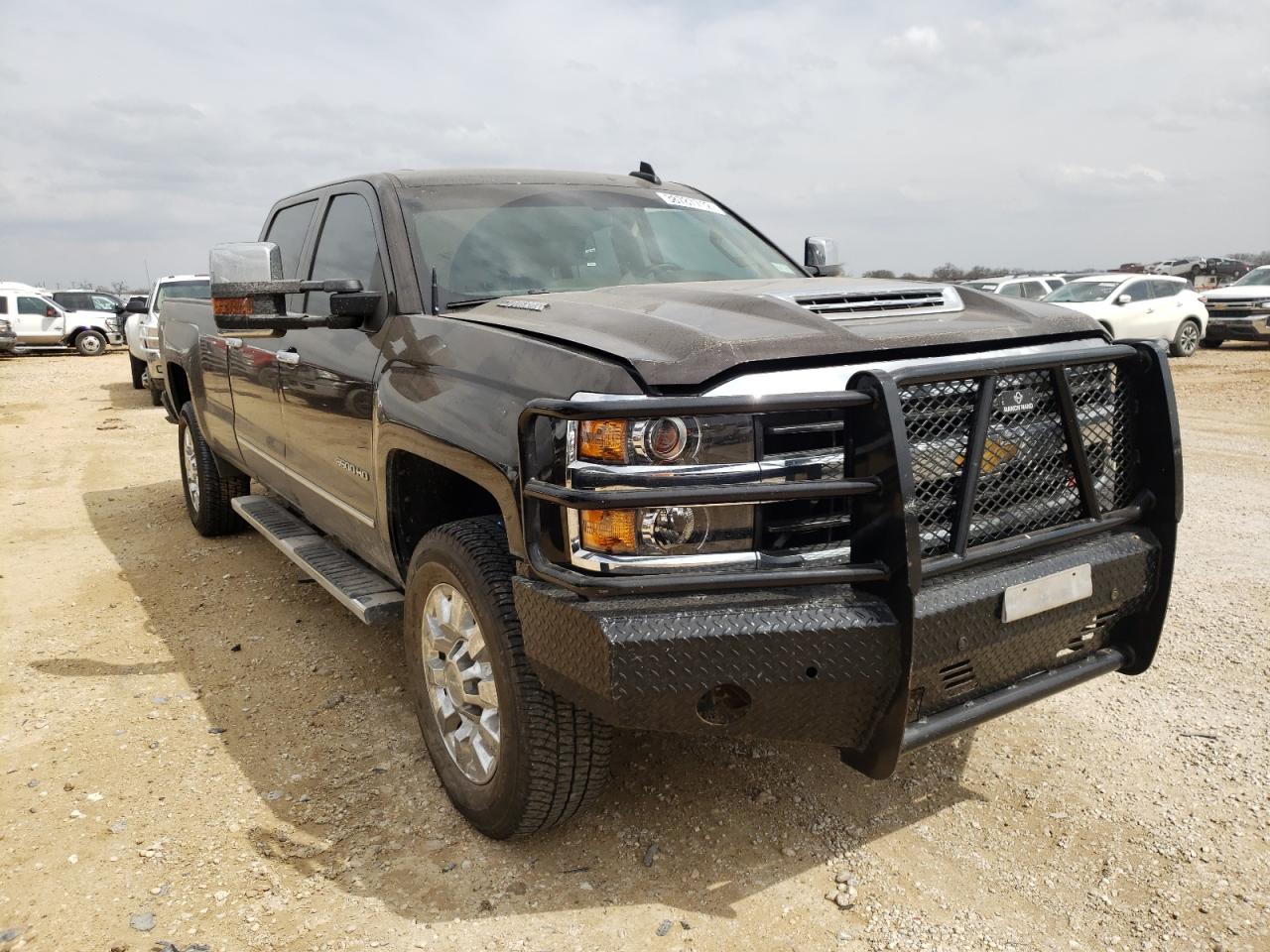 CHEVROLET SILVERADO 2018 with VIN 1GC4K0CYXJF138897 - Photo from auction