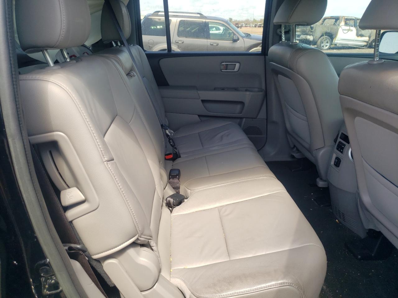 Photo 6 from auction – 2015 HONDA PILOT EXL with VIN 5FNYF3H56FB015972
