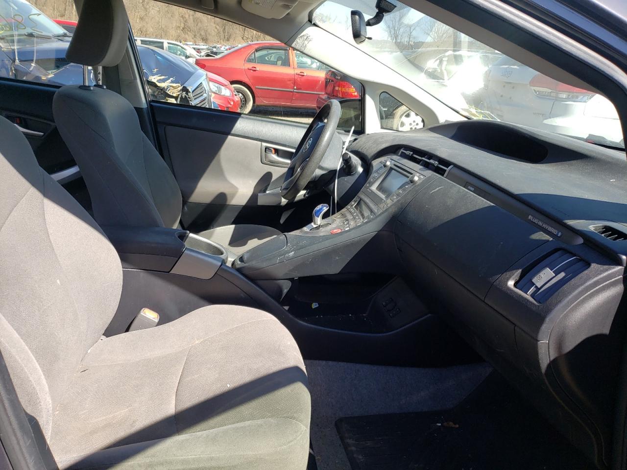 Photo 5 from auction – 2014 TOYOTA PRIUS PLUG with VIN JTDKN3DP3E3060704
