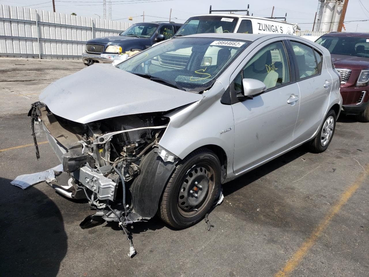 Photo 2 from auction – 2015 TOYOTA PRIUS C with VIN JTDKDTB36F1107501