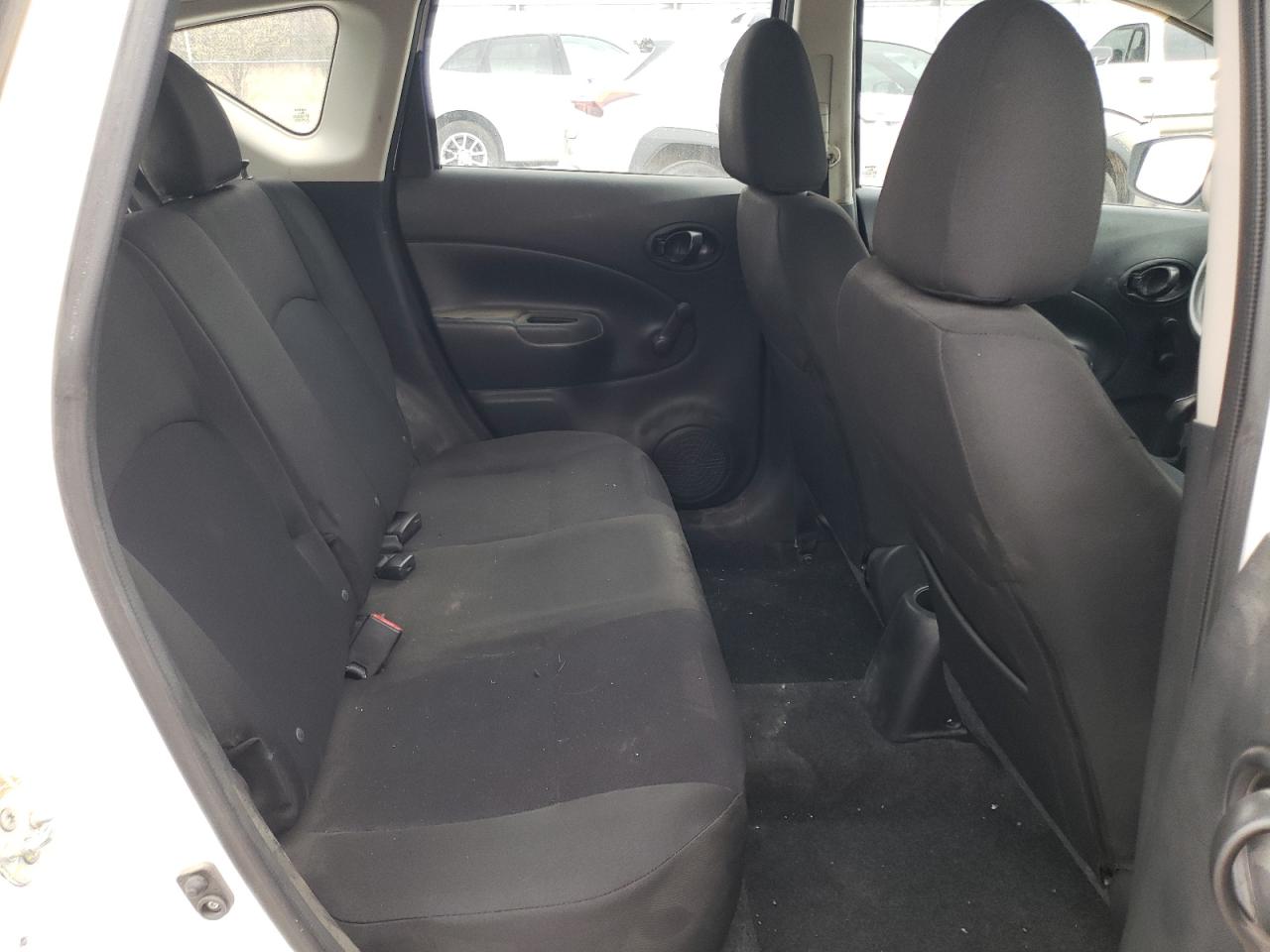 Photo 6 from auction – 2016 NISSAN VERSA NOTE with VIN 3N1CE2CP7GL369828