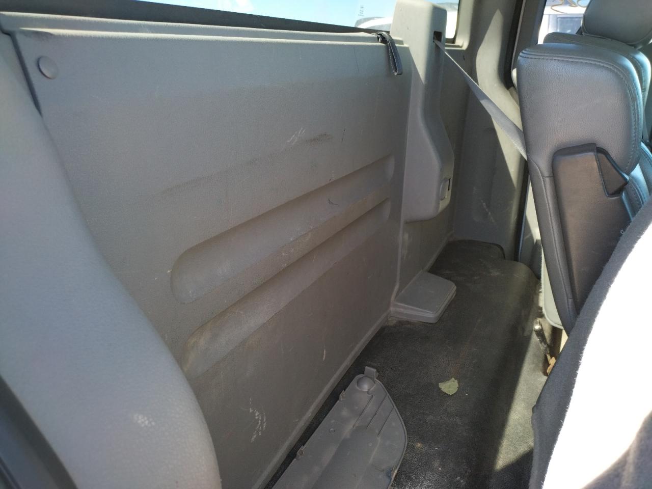 Photo 6 from auction – 2005 FORD F150 with VIN 1FTRF12245NB05841