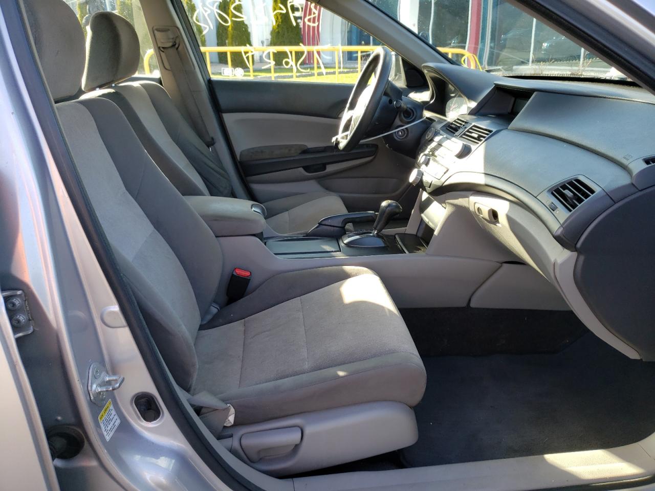Photo 5 from auction – 2010 HONDA ACCORD LX with VIN 1HGCP2F3XAA102425