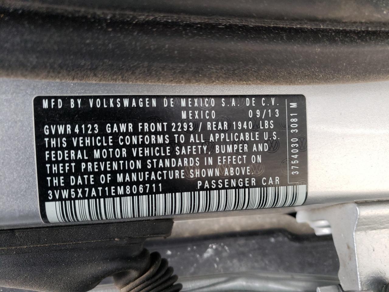 Photo 10 from auction – 2014 VOLKSWAGEN BEETLE with VIN 3VW5X7AT1EM806711