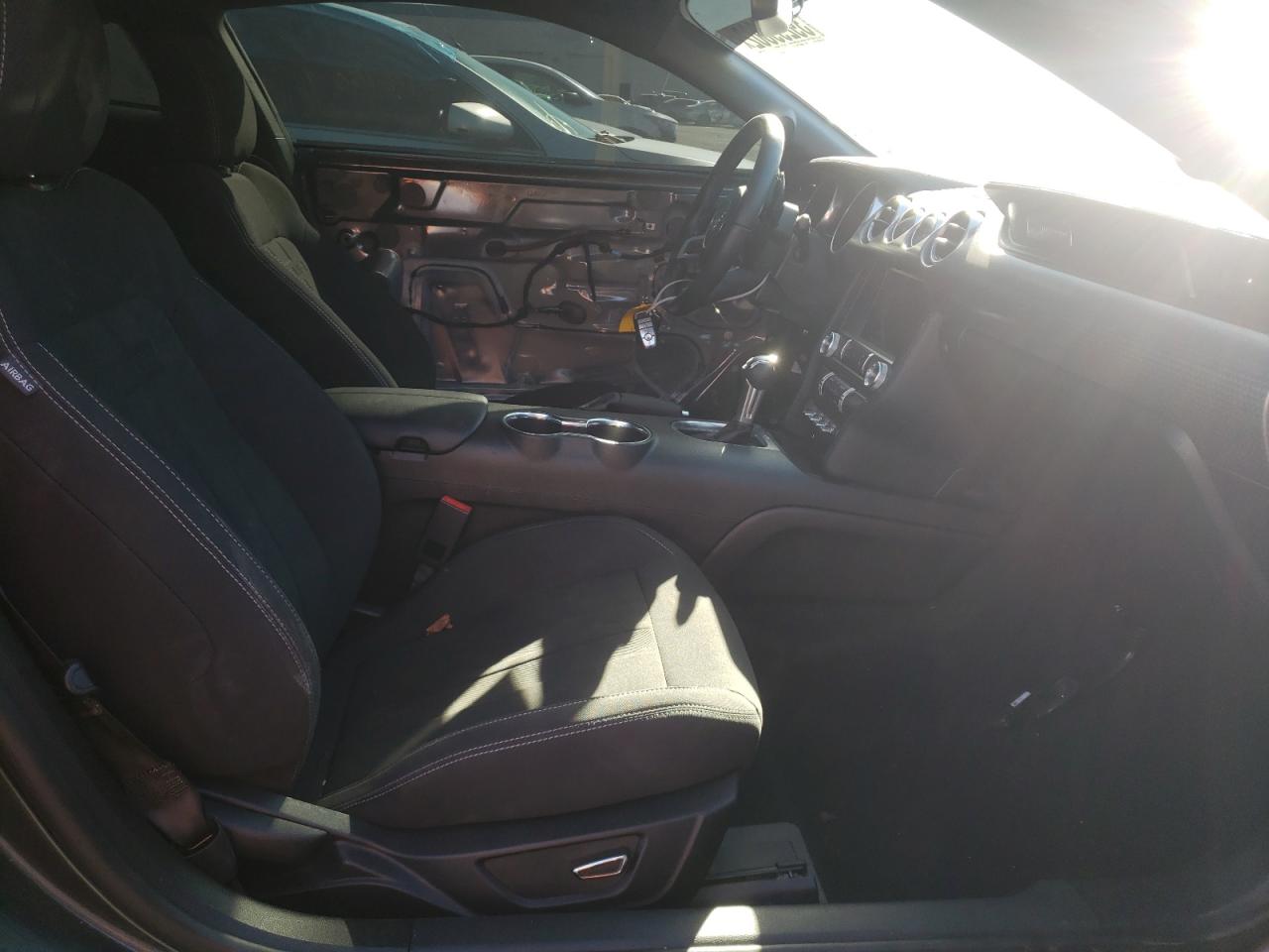 Photo 5 from auction – 2019 FORD MUSTANG with VIN 1FA6P8TH7K5181289