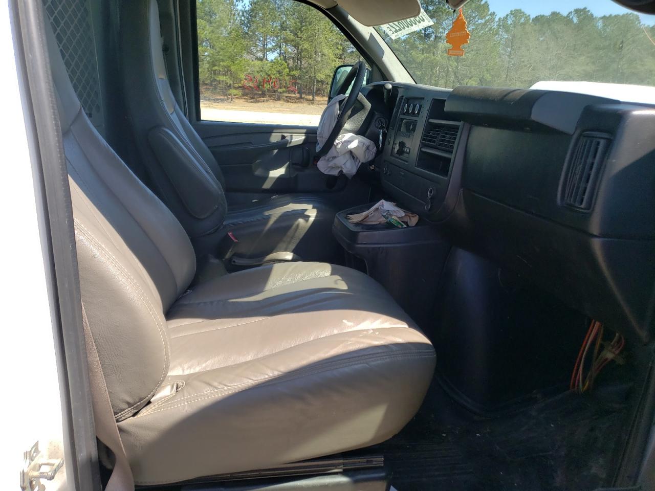 Photo 5 from auction – 2013 CHEVROLET EXPRESS G1 with VIN 1GCSGAFXXD1103053