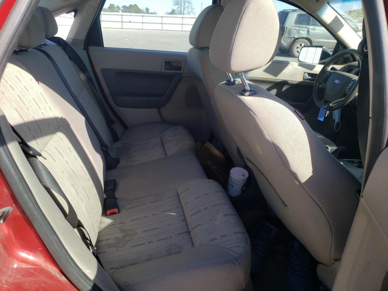 Photo 6 from auction – 2011 FORD FOCUS SE with VIN 1FAHP3FN1BW115344