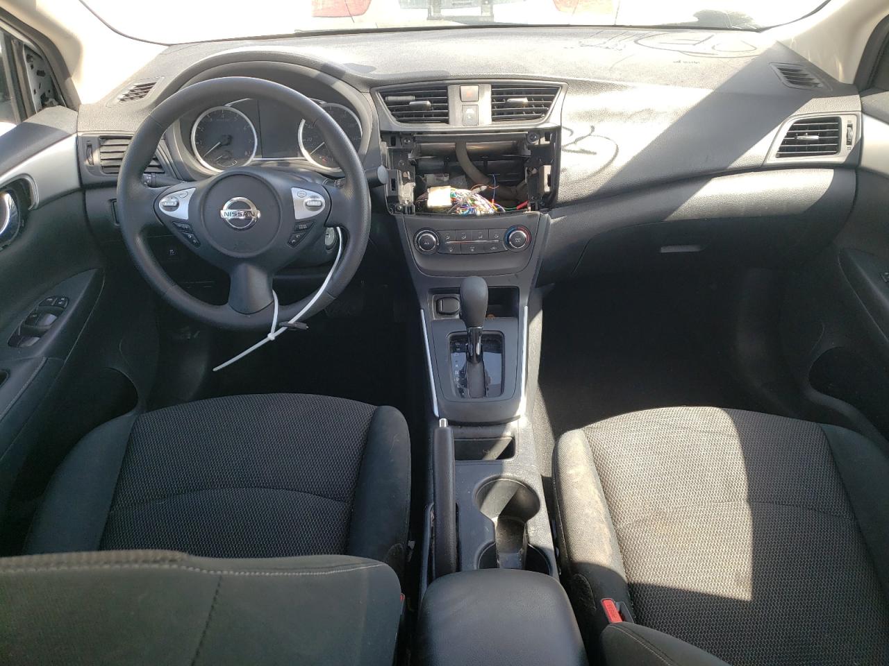 Photo 9 from auction – 2019 NISSAN SENTRA S with VIN 3N1AB7AP2KY283564