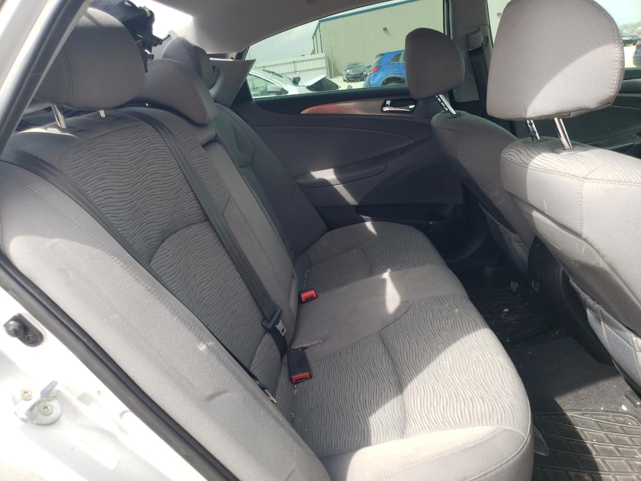 Photo 6 from auction – 2015 HYUNDAI SONATA HYB with VIN KMHEC4A42FA124839
