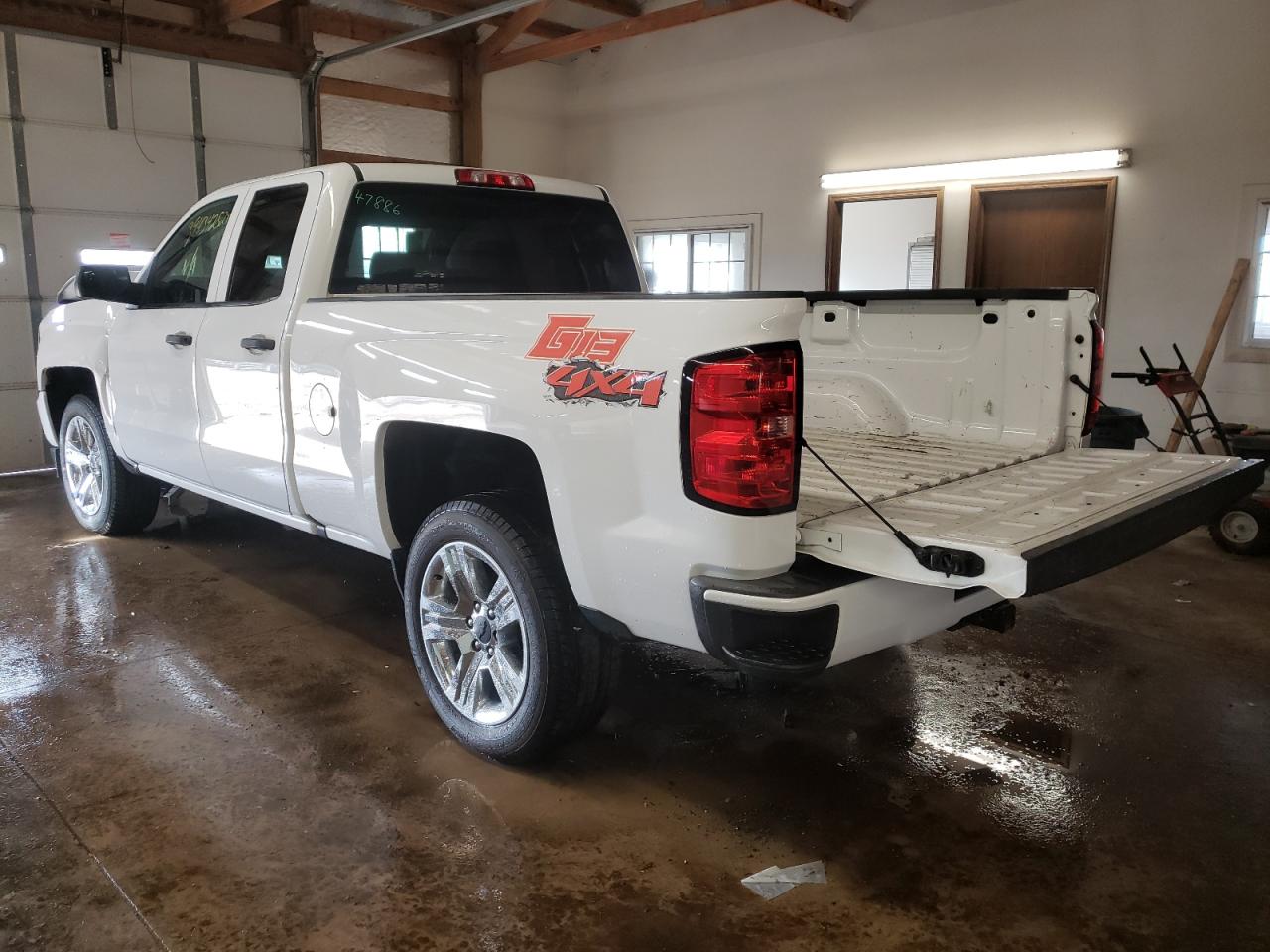 Photo 3 from auction – 2018 CHEVROLET SILVERADO with VIN 1GCVKPEC0JZ202068