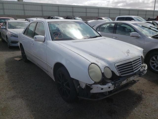 MERCEDES-BENZ E 320 2000 مع رقم تعريف المركبة WDBJF65J3YB079900 - صورة من المزاد