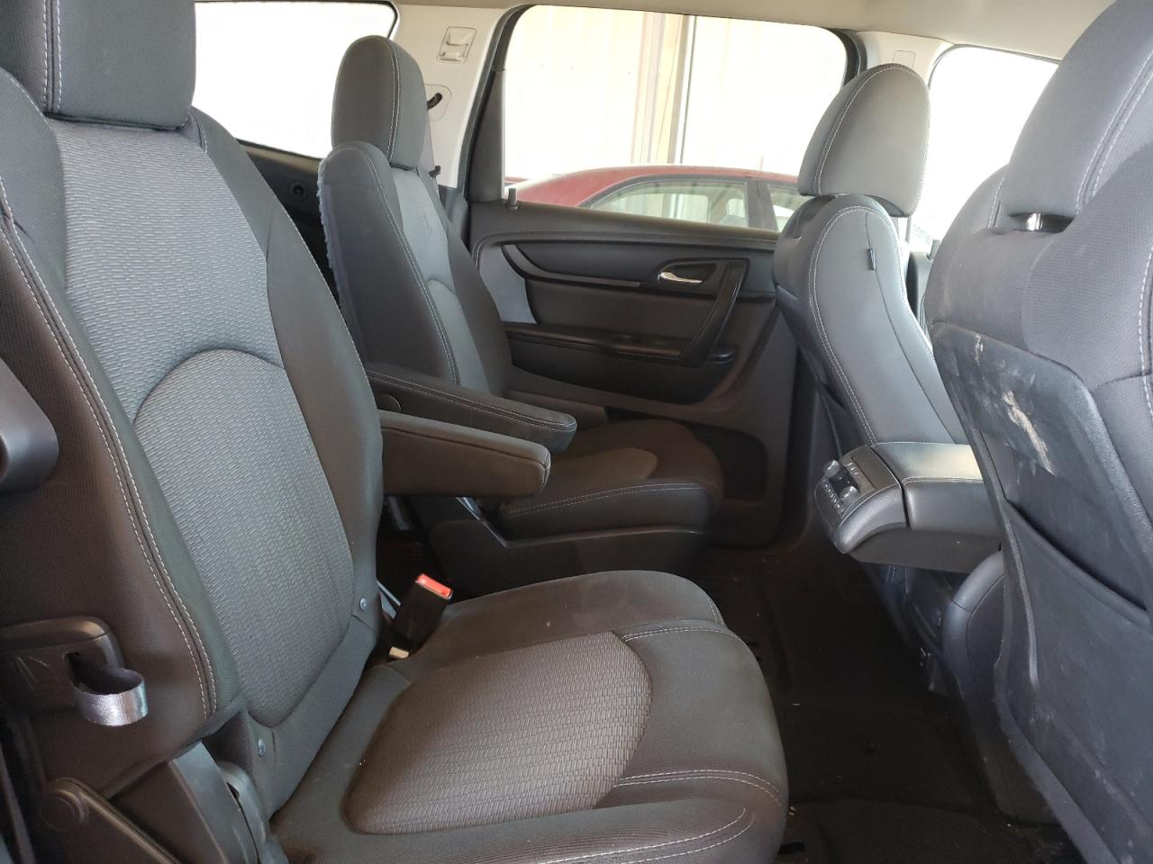 Photo 6 from auction – 2015 CHEVROLET TRAVERSE L with VIN 1GNKRHKD6FJ263407