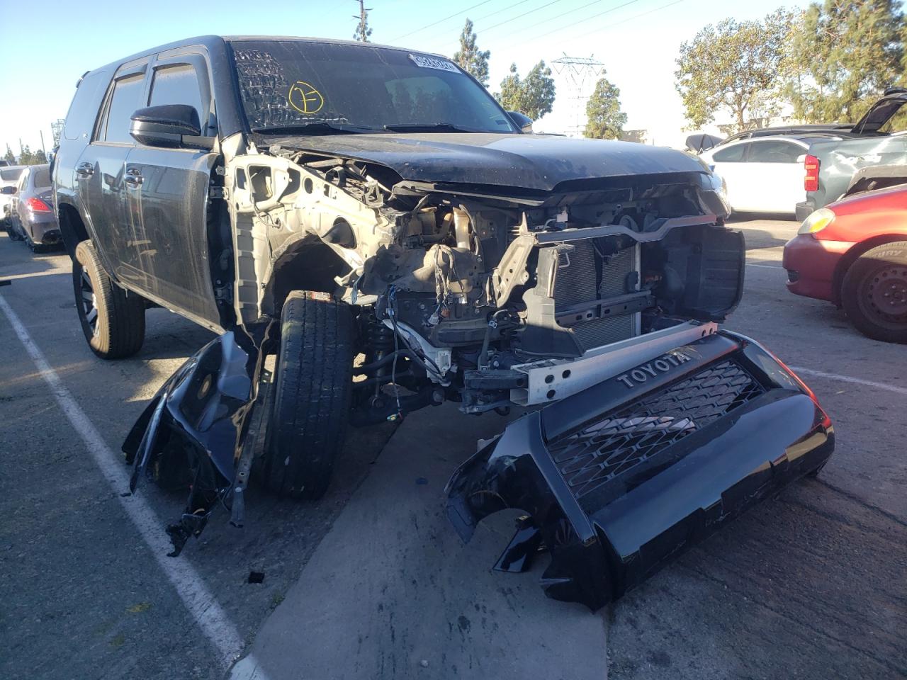 TOYOTA 4RUNNER SR 2018 with VIN JTEBU5JR8J5590746 - Photo from auction