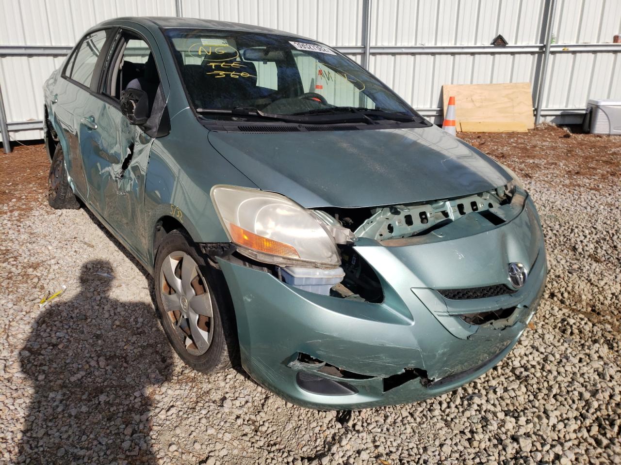 TOYOTA YARIS 2007 with VIN JTDBT923071069934 - Photo from auction