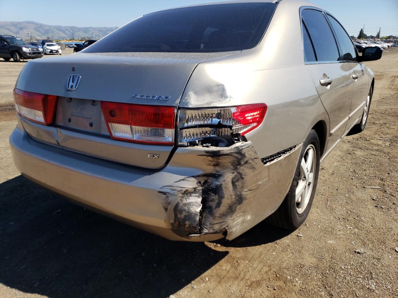 Photo 9 from auction – 2004 HONDA ACCORD EX with VIN JHMCM56644C023116