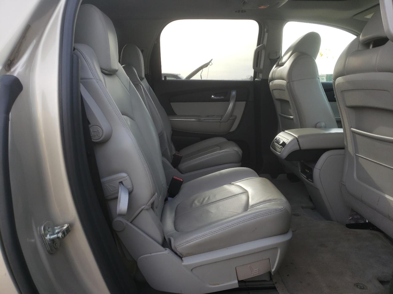 Photo 6 from auction – 2009 GMC ACADIA SLT with VIN 1GKER23D59J165995