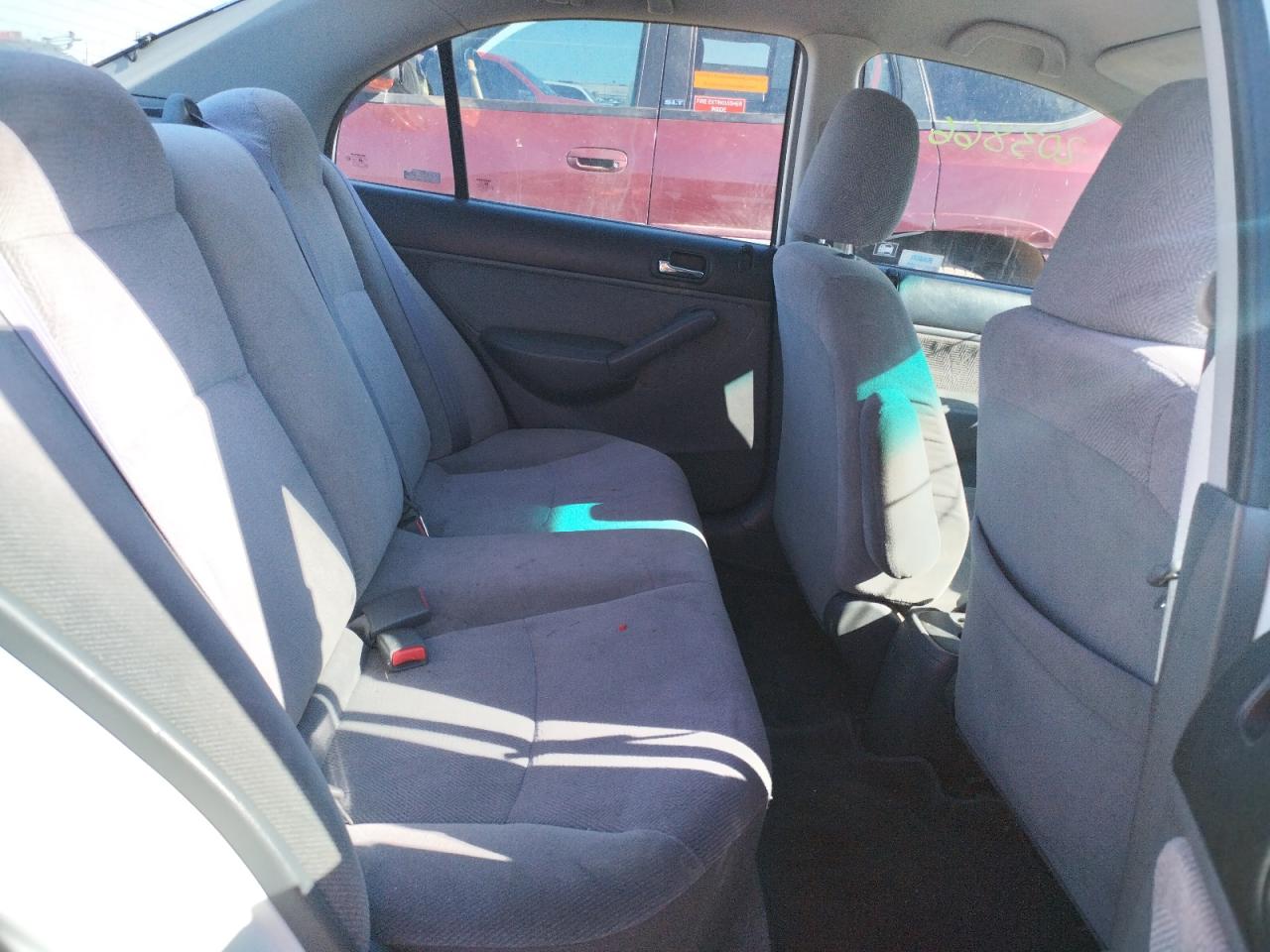Photo 6 from auction – 2002 HONDA CIVIC LX with VIN 2HGES16592H507701