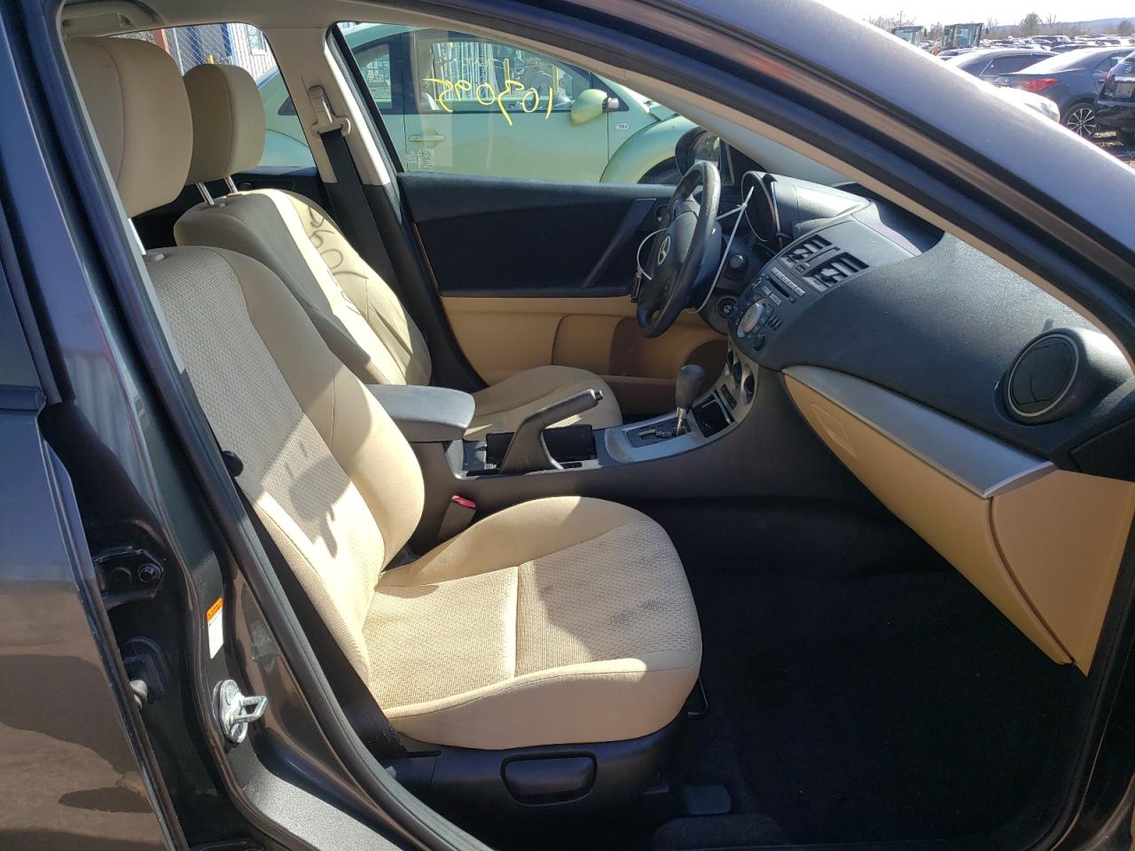 Photo 5 from auction – 2010 MAZDA 3 I with VIN JM1BL1SG1A1270771