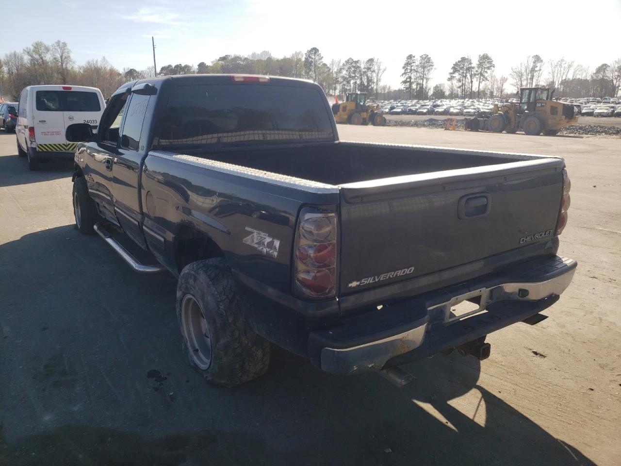 Photo 3 from auction – 2000 CHEVROLET SILVERADO with VIN 1GCEK19T6YE282369