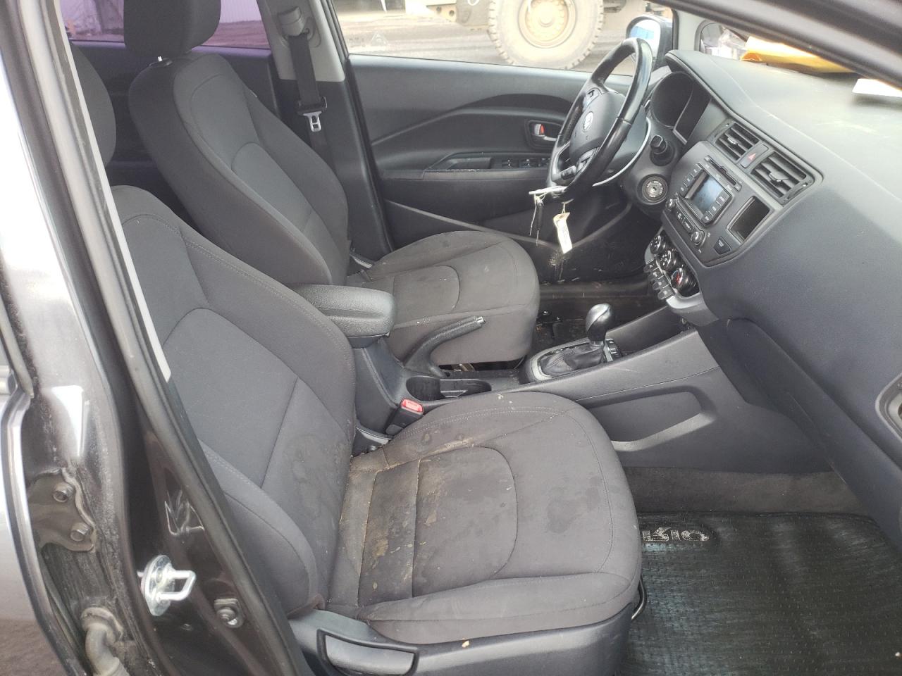 Photo 5 from auction – 2015 KIA RIO EX with VIN KNADN4A3XF6445187